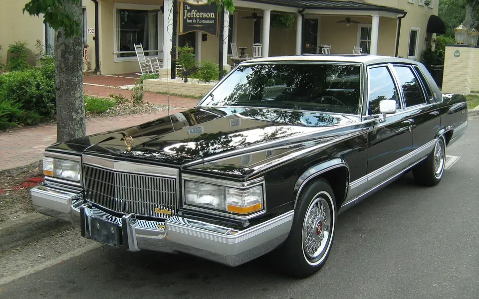 Cadillac Brougham, photographie du modèle