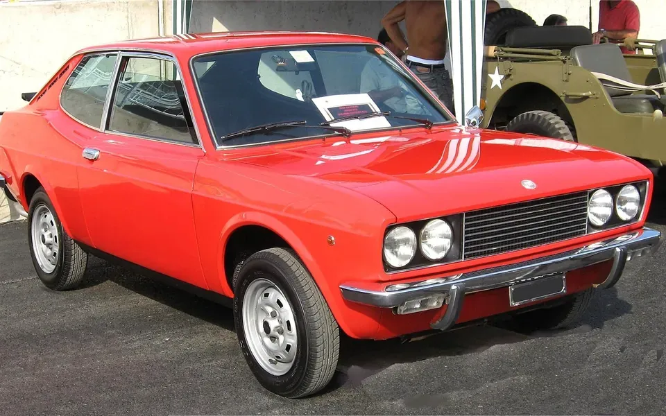 Fiat 128 Coupé, photographie du modèle