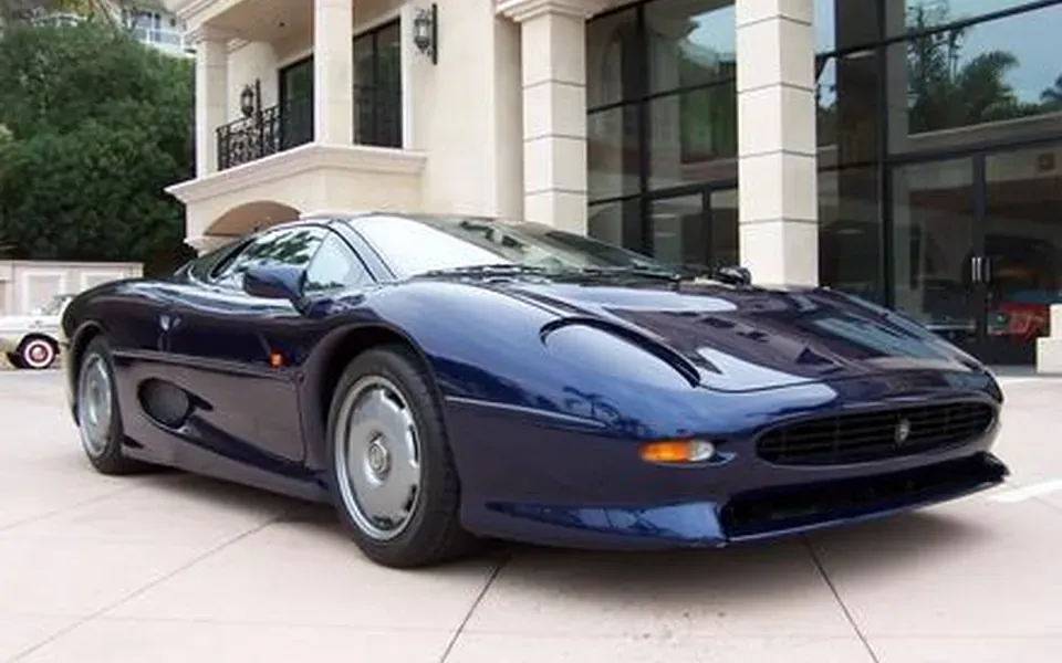 Jaguar XJ220, photographie du modèle