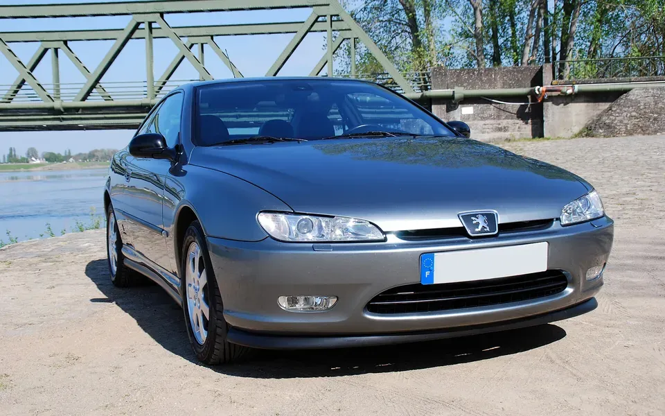 Peugeot 406 Coupé, photographie du modèle