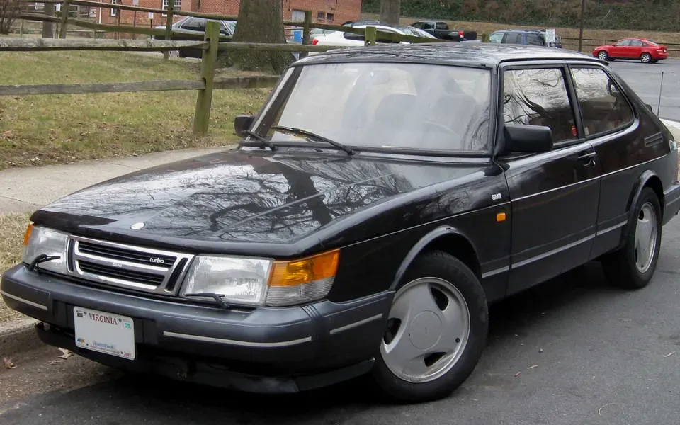 Saab 900, photographie du modèle